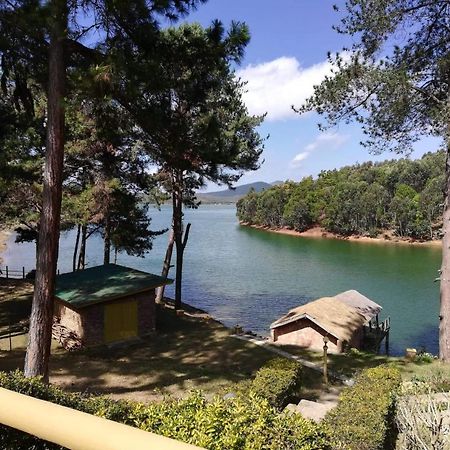 Le Chateau Du Lac De Mantasoa 外观 照片
