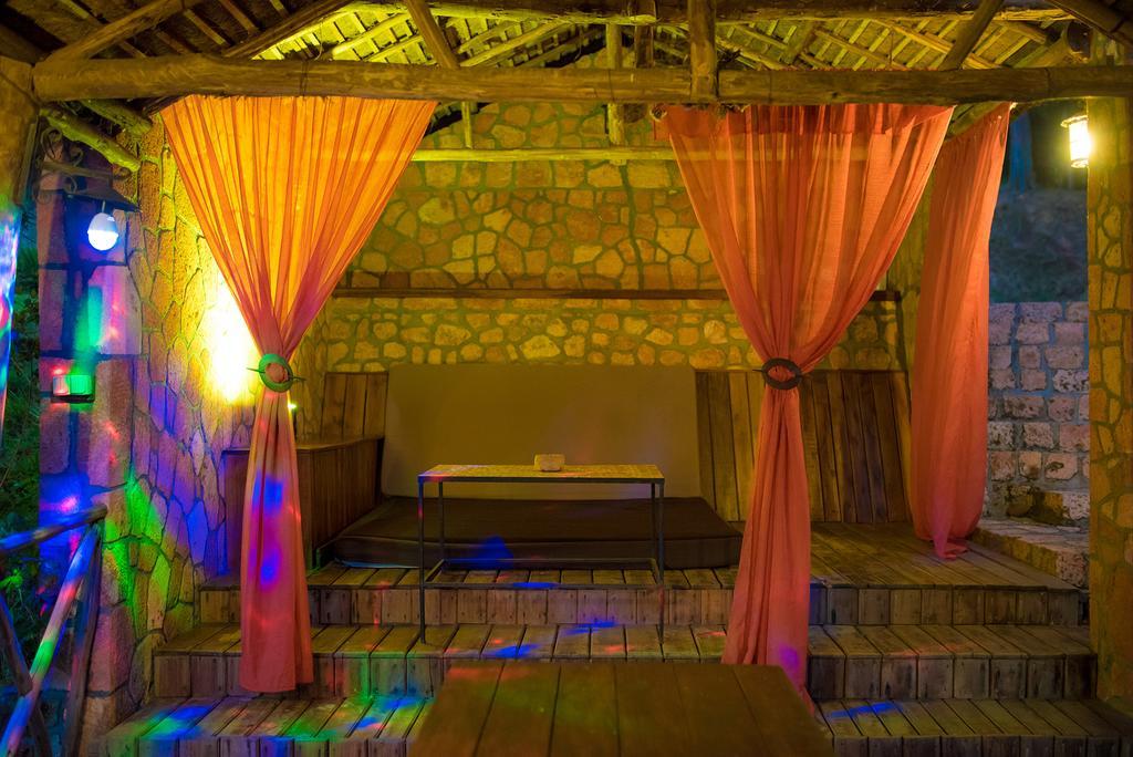 Le Chateau Du Lac De Mantasoa 外观 照片